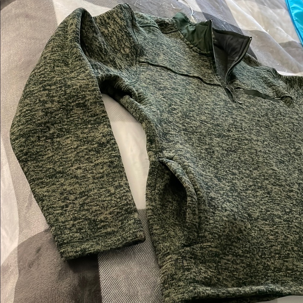 Eddie Bauer Men's Green 1/4 zip Sweater - Picture 3 of 8